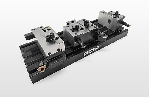 Tool holders for frontal lathes